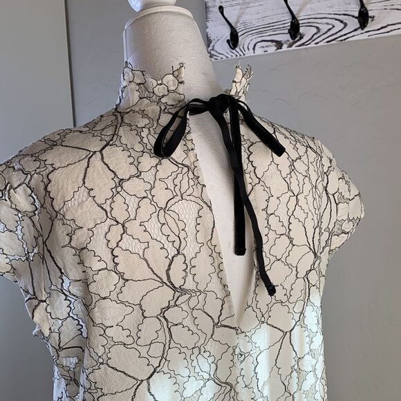 𝅺H&M white lace dress ties in back short cap sleeves very sheer size 10 - Picture 6 of 11